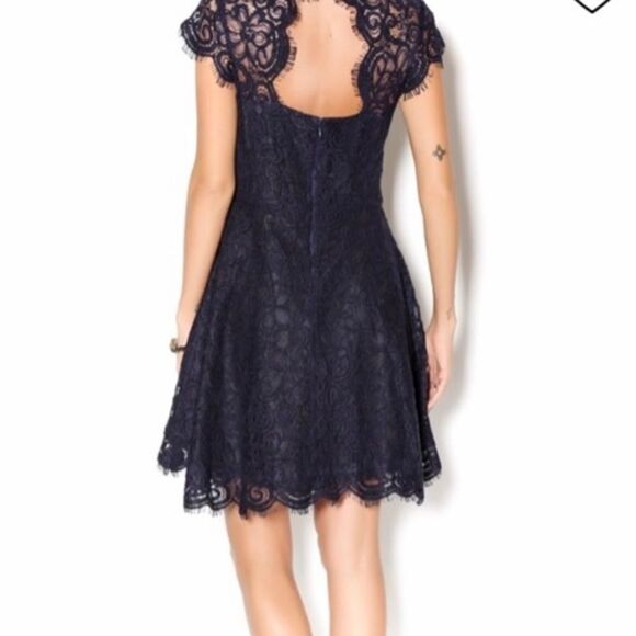 NWT BB Dakota Navy Lace Dress Size 6 - Picture 2 of 8